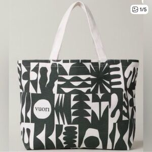 Vuori Monochrome Graphic Tote